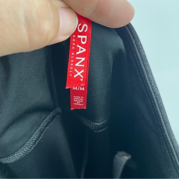 Spanx Quilted Faux Leather Legging in Black. Sz M 20248R - Picture 10 of 12